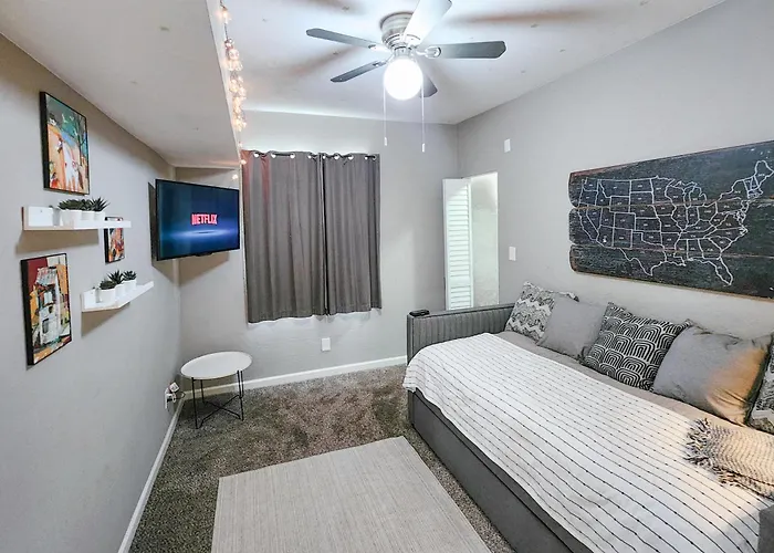 Ferienhaus Modern Art House In Midtown, Pet Friendly *