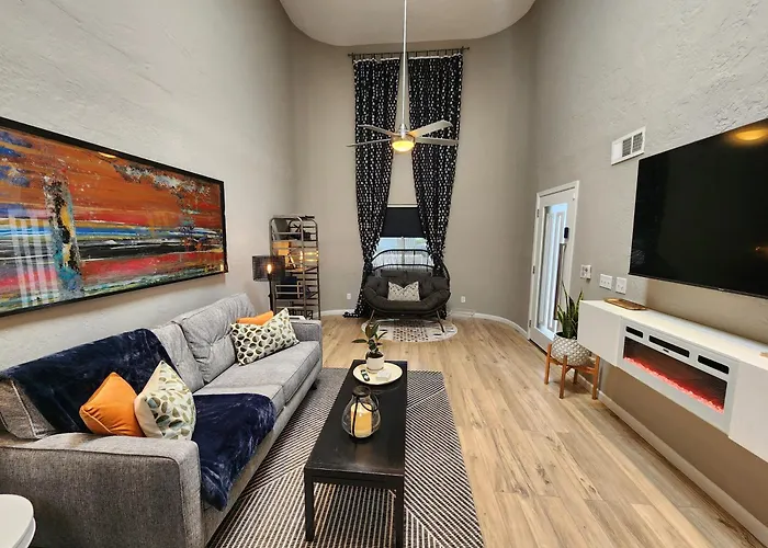 Ferienhaus Modern Art House In Midtown, Pet Friendly *
