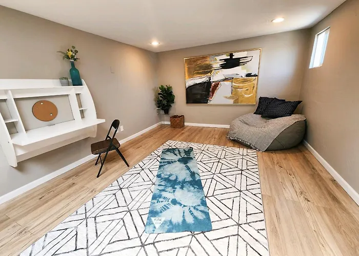 Modern Art House In Midtown, Pet Friendly Phoenix