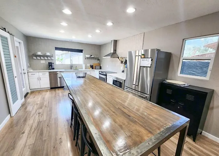 Ferienhaus Modern Art House In Midtown, Pet Friendly *